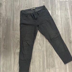 Forever 21 Black Skinny Jeans with Sleek Fit